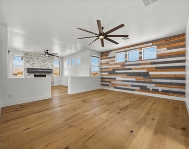 6332 Peggotty Avenue - Photo Thumbnail 18