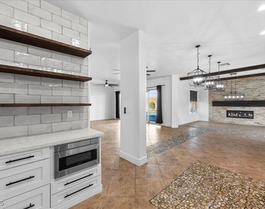 6332 Peggotty Avenue - Photo Thumbnail 13