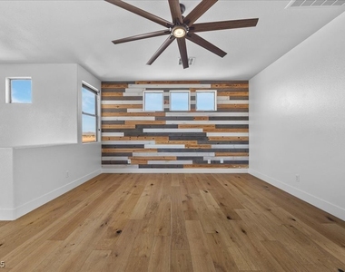 6332 Peggotty Avenue - Photo Thumbnail 19