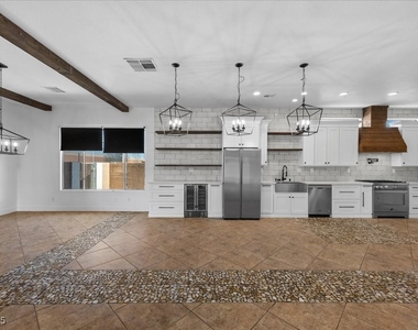 6332 Peggotty Avenue - Photo Thumbnail 7