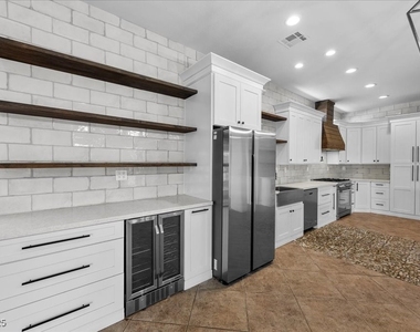 6332 Peggotty Avenue - Photo Thumbnail 9