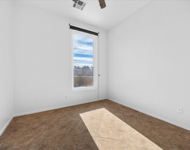 6332 Peggotty Avenue - Photo Thumbnail 20