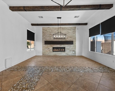 6332 Peggotty Avenue - Photo Thumbnail 14