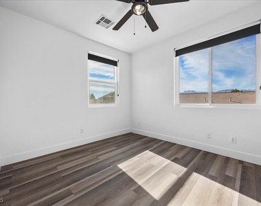 6332 Peggotty Avenue - Photo Thumbnail 24