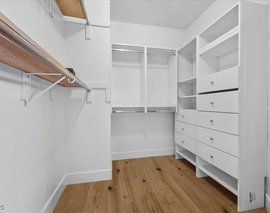 6332 Peggotty Avenue - Photo Thumbnail 30