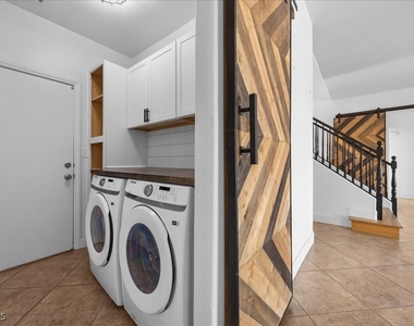 6332 Peggotty Avenue - Photo Thumbnail 37
