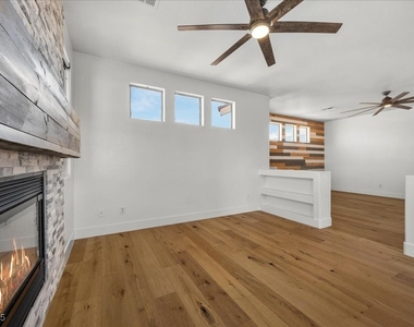 6332 Peggotty Avenue - Photo Thumbnail 16