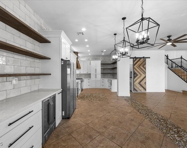 6332 Peggotty Avenue - Photo Thumbnail 8