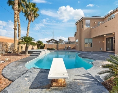 6332 Peggotty Avenue - Photo Thumbnail 45