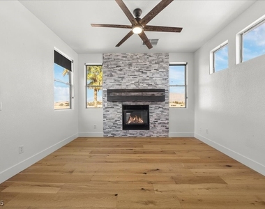6332 Peggotty Avenue - Photo Thumbnail 15