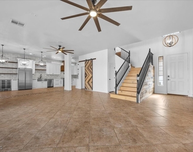 6332 Peggotty Avenue - Photo Thumbnail 3