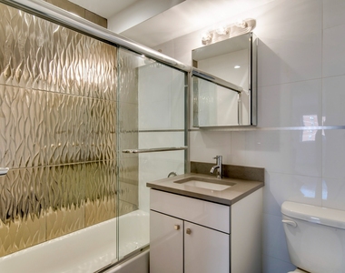 28-22 Astoria Boulevard - Photo Thumbnail 3