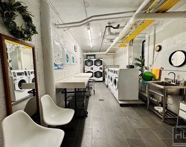 140 Claremont Avenue - Photo Thumbnail 7