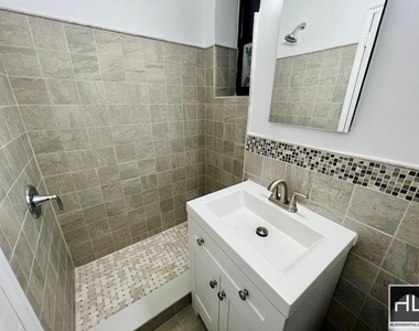 140 Claremont Avenue - Photo Thumbnail 5