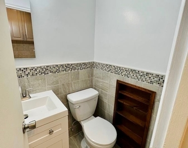 140 Claremont Avenue - Photo Thumbnail 6