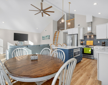 3255 Goa Way - Photo Thumbnail 7