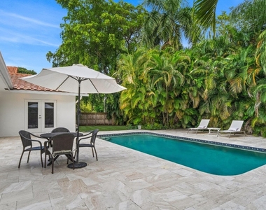 326 Seven Isles Drive - Photo Thumbnail 25