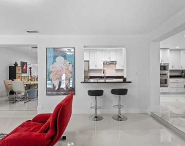 326 Seven Isles Drive - Photo Thumbnail 9