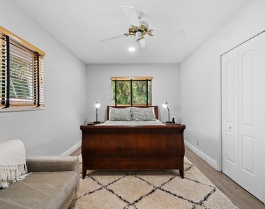 326 Seven Isles Drive - Photo Thumbnail 16