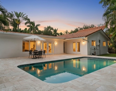 326 Seven Isles Drive - Photo Thumbnail 1