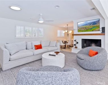 1057 E Marshall Way - Photo Thumbnail 42