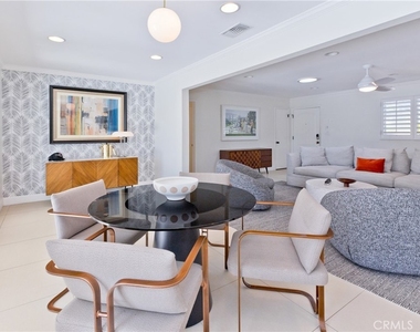 1057 E Marshall Way - Photo Thumbnail 11