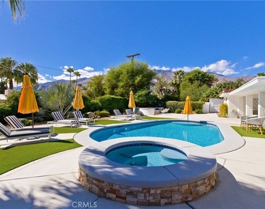 1057 E Marshall Way - Photo Thumbnail 2