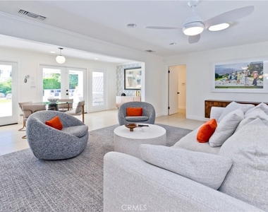 1057 E Marshall Way - Photo Thumbnail 10