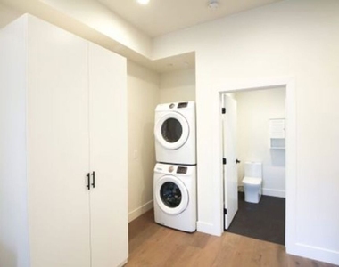 321 N Bixel Street - Photo Thumbnail 15