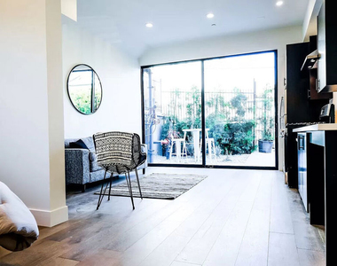321 N Bixel Street - Photo Thumbnail 6