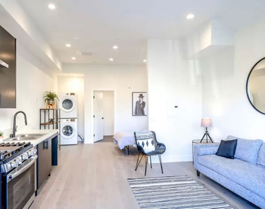 321 N Bixel Street - Photo Thumbnail 2