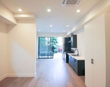 321 N Bixel Street - Photo Thumbnail 16