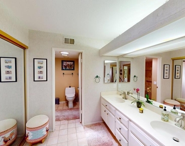 72350 Rim Drive - Photo Thumbnail 15