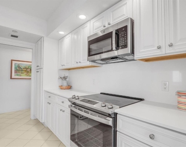 4100 N Ocean Drive - Photo Thumbnail 11