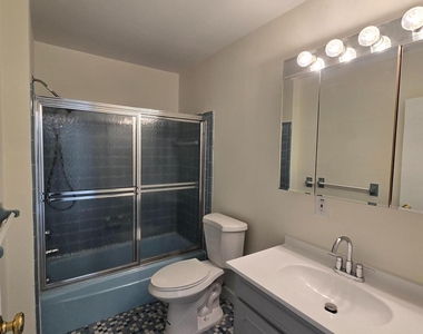 111 Chestnut Street - Photo Thumbnail 6