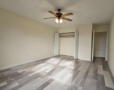 111 Chestnut Street - Photo Thumbnail 9