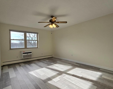 111 Chestnut Street - Photo Thumbnail 16