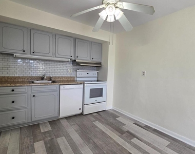 111 Chestnut Street - Photo Thumbnail 4