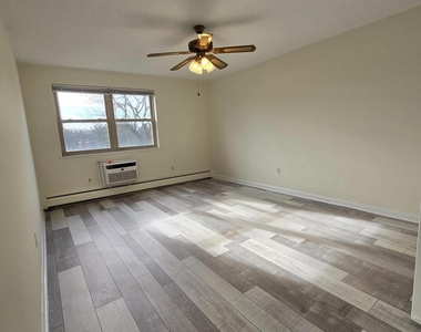 111 Chestnut Street - Photo Thumbnail 7