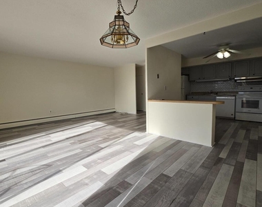 111 Chestnut Street - Photo Thumbnail 14