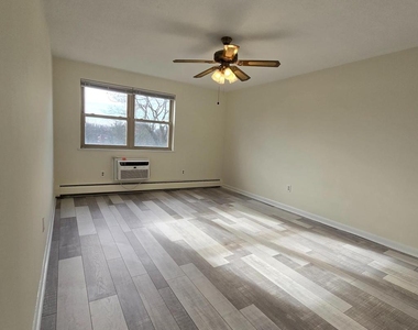 111 Chestnut Street - Photo Thumbnail 8