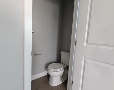 8445 Hamlin Street - Photo Thumbnail 15