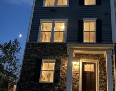 8445 Hamlin Street - Photo Thumbnail 20