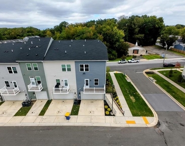 8445 Hamlin Street - Photo Thumbnail 21