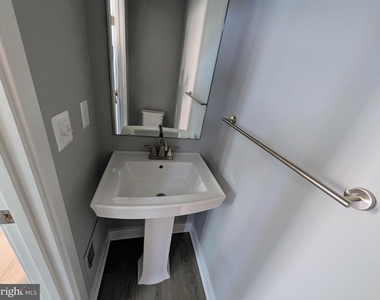 8445 Hamlin Street - Photo Thumbnail 12