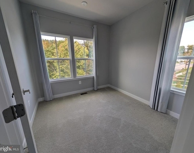 8445 Hamlin Street - Photo Thumbnail 8