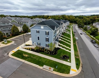 8445 Hamlin Street - Photo Thumbnail 22