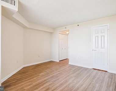 10101 Grosvenor Place - Photo Thumbnail 21