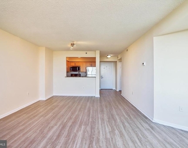 10101 Grosvenor Place - Photo Thumbnail 16