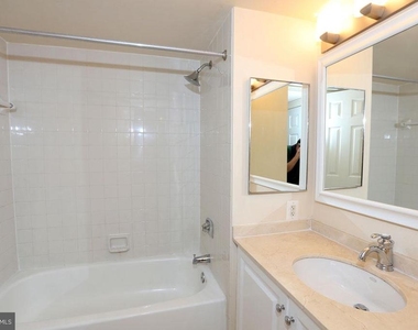 10101 Grosvenor Place - Photo Thumbnail 4